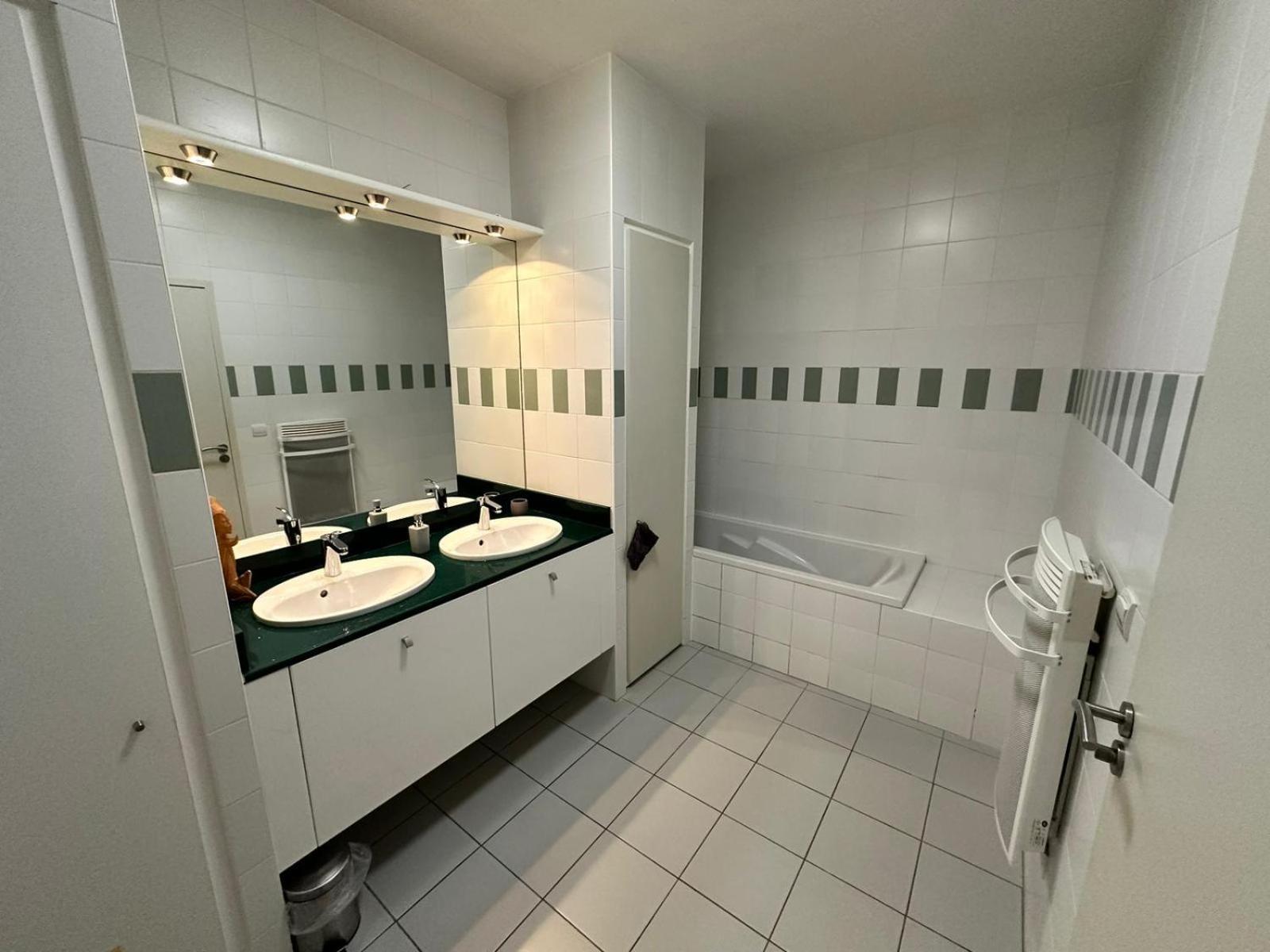 Spacieux Appartement 2 Chambres Plein Coeur De Perpignan Exteriör bild